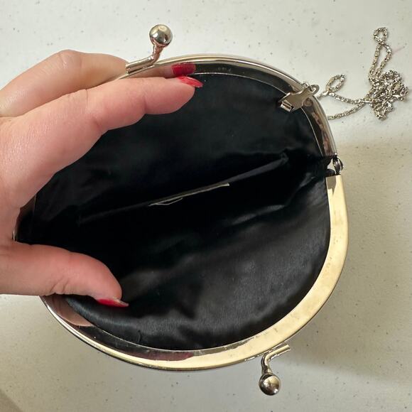 Claire's Black Clam Shell Clutch Chain Purse Y2K Vintage Style 1920 Satin Silver - Picture 5 of 9